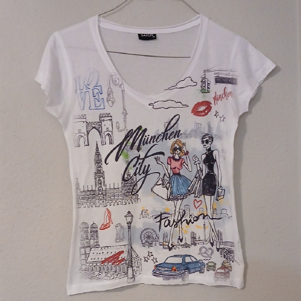 Pur White Graphic‎ Women's Top